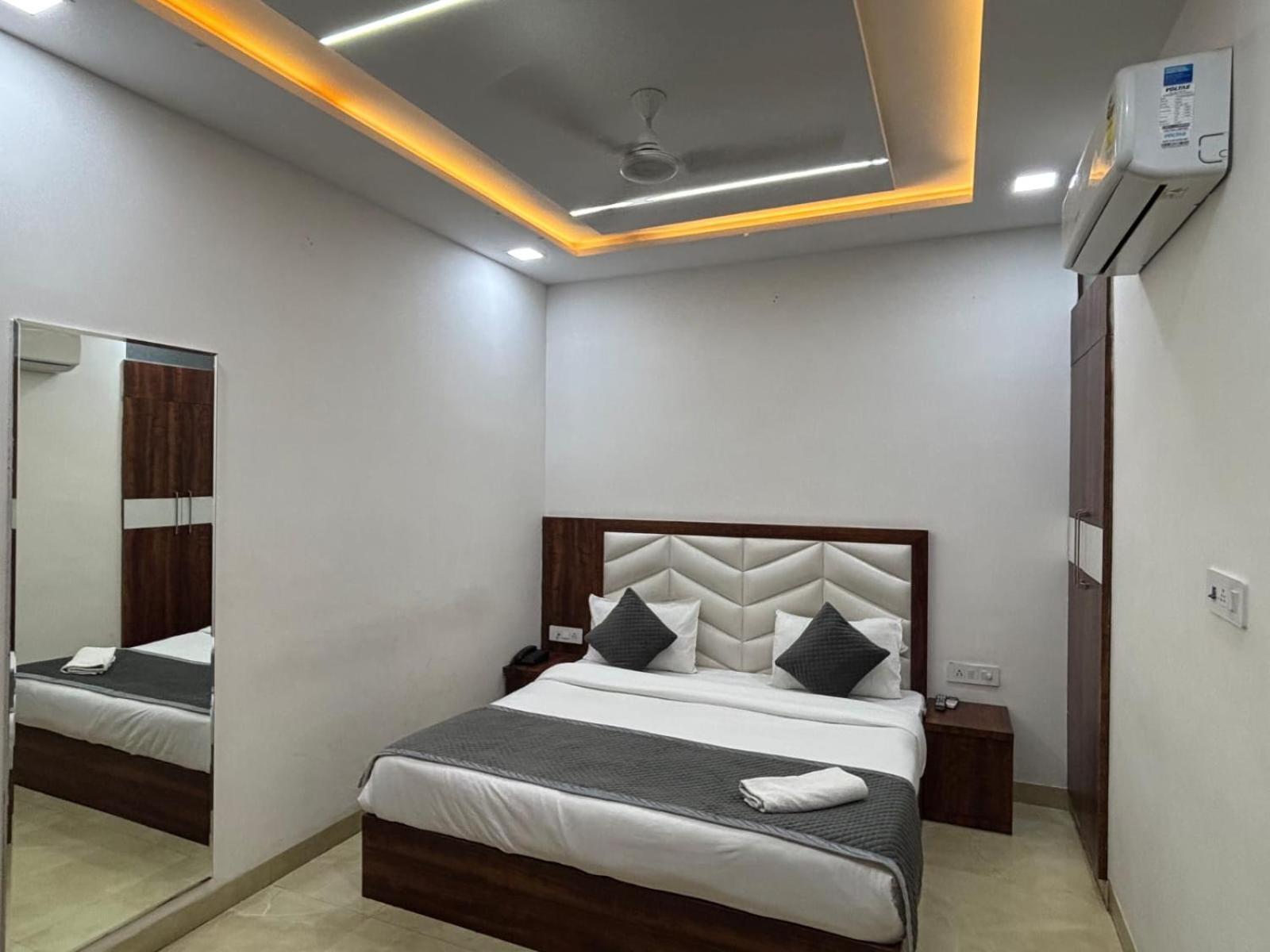 Hotel Ganga Palace - Agra Agra  Kültér fotó