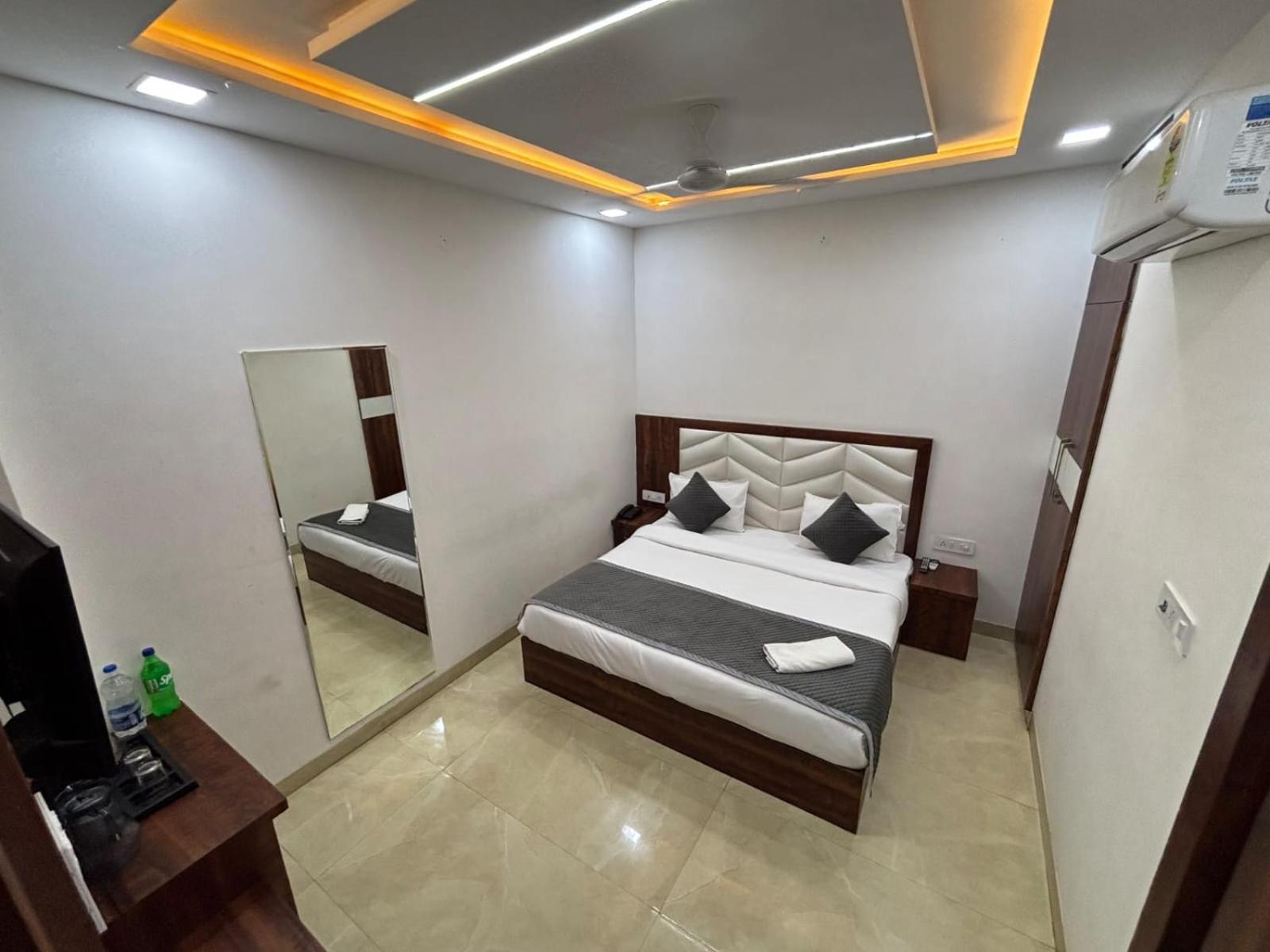 Hotel Ganga Palace - Agra Agra  Kültér fotó