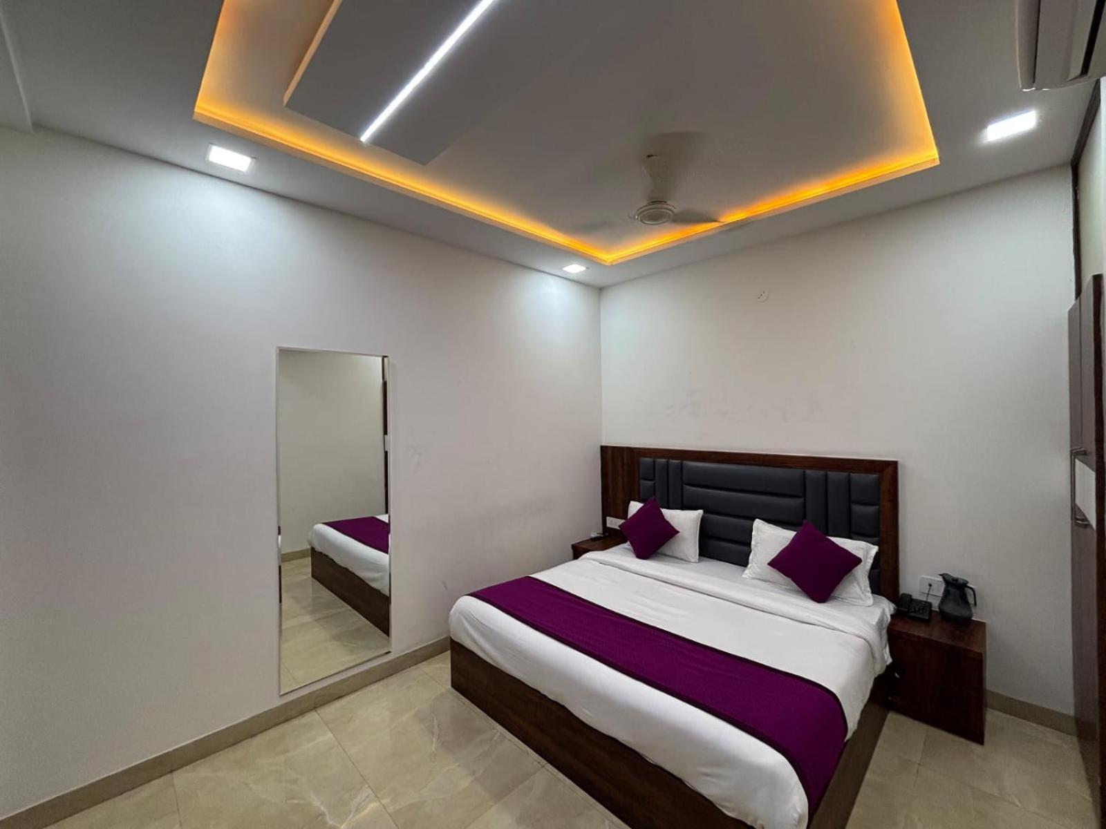 Hotel Ganga Palace - Agra Agra  Kültér fotó
