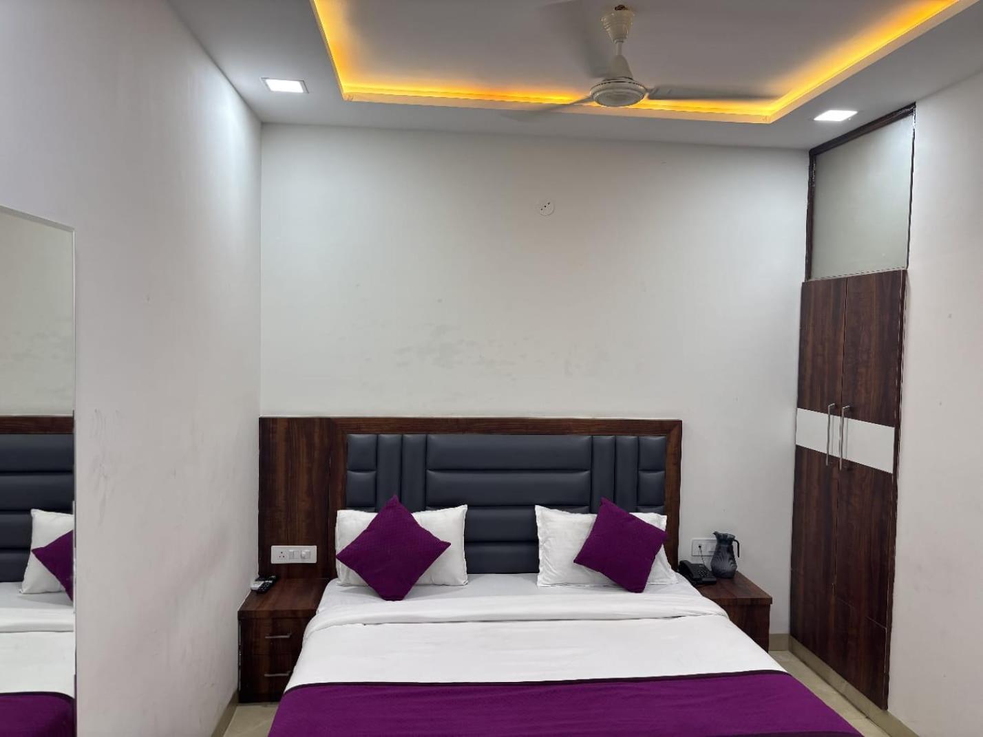 Hotel Ganga Palace - Agra Agra  Kültér fotó