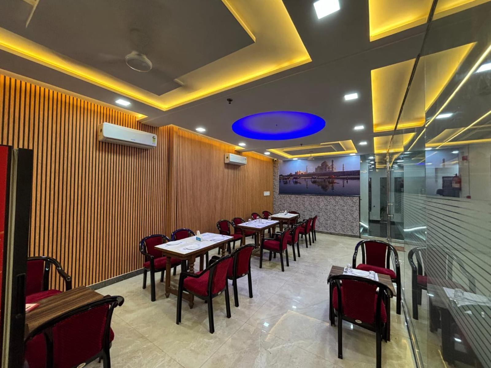 Hotel Ganga Palace - Agra Agra  Kültér fotó