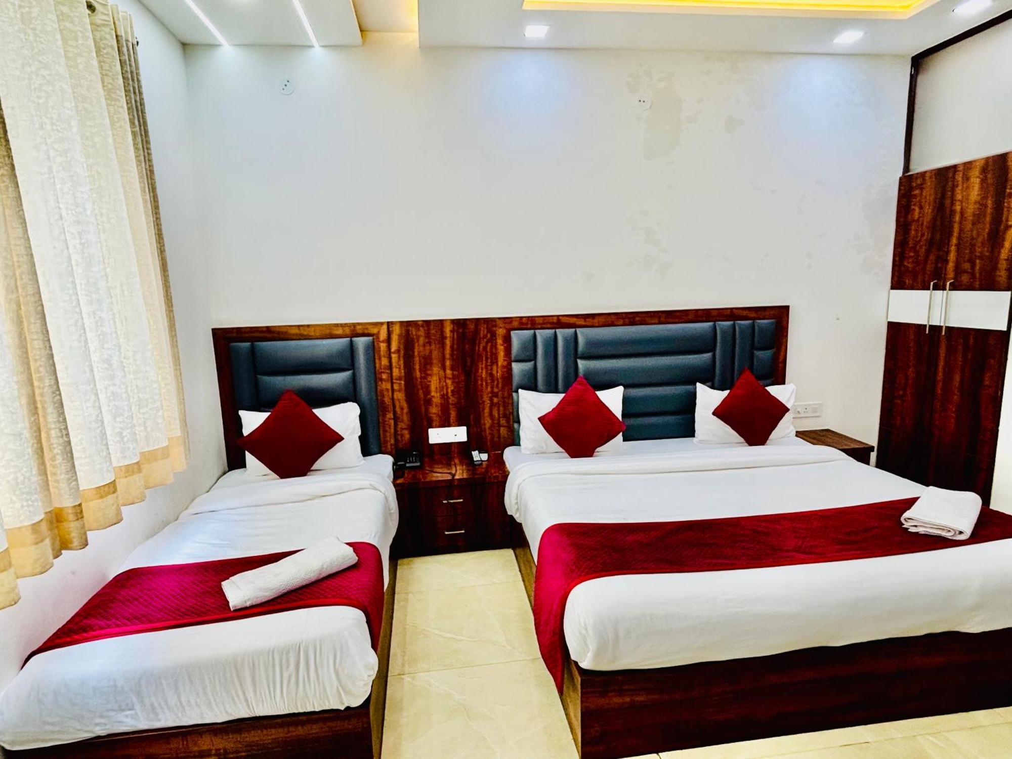 Hotel Ganga Palace - Agra Agra  Kültér fotó